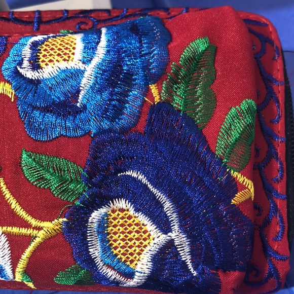 Oaxaca Wallet. Red with blue embroidered flowers. - Picture 4 of 7